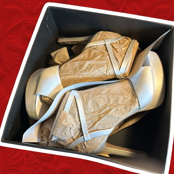 NWT Pnina Tornai for Naturalizer Bridal Shop ‘Ai Dress Sandal’ in “White Satin” - Picture 5 of 16